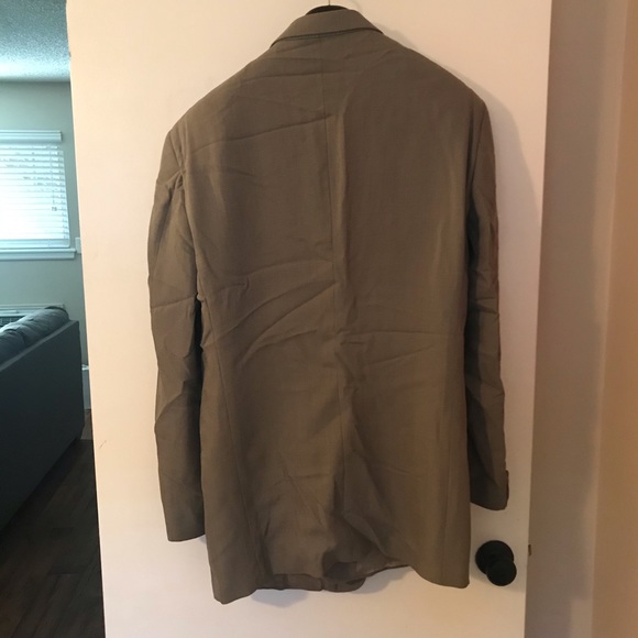 🔴 (2) Armani suits 🔴 - Picture 2 of 6